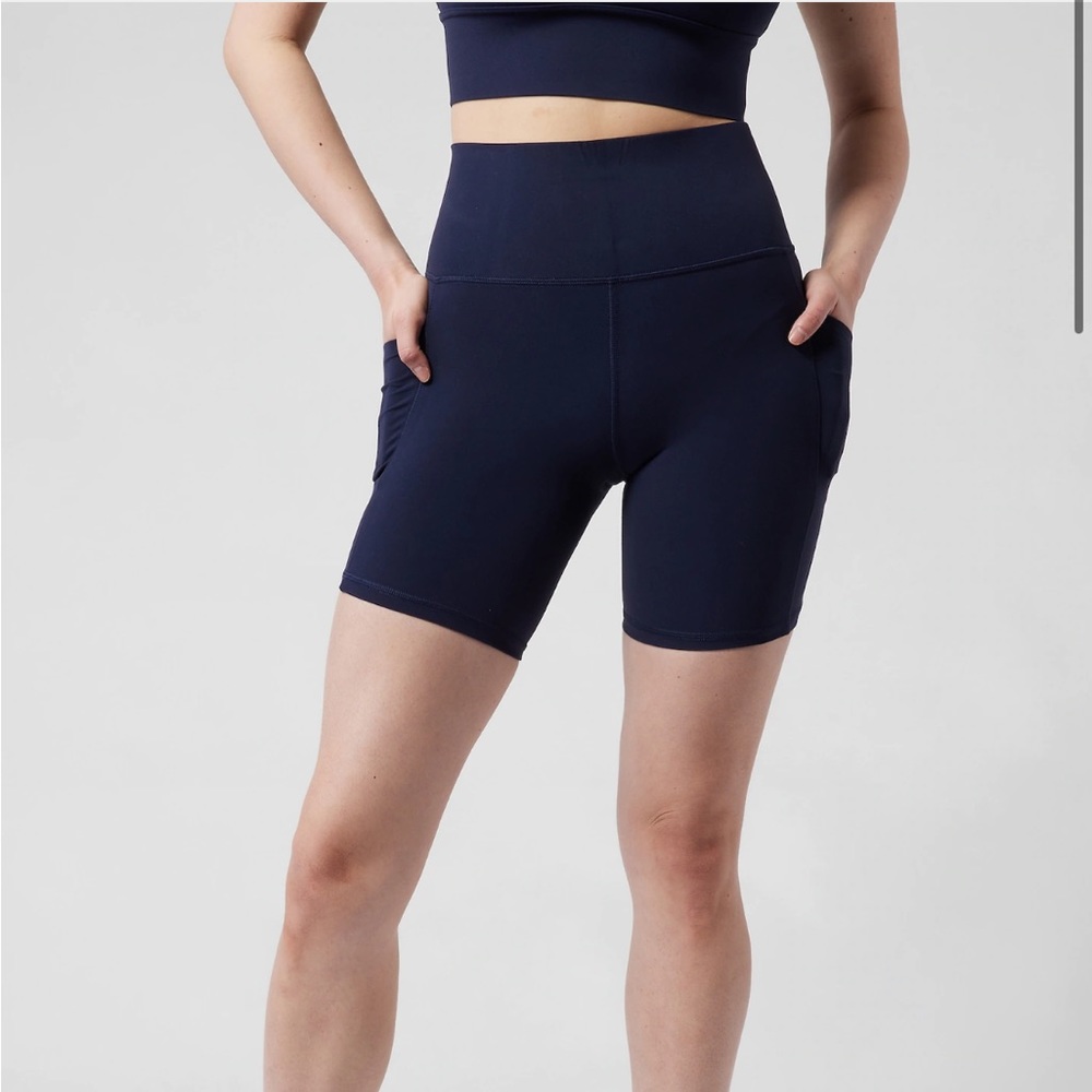 BUNDLE Athleta Ultimate Stash pocket leggings + Salutation Stash 7” bike shorts